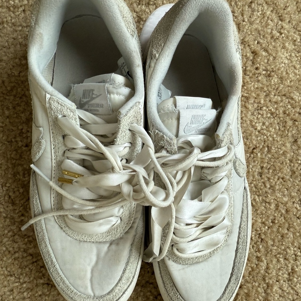 Nike Women's White and Gray Sneakers